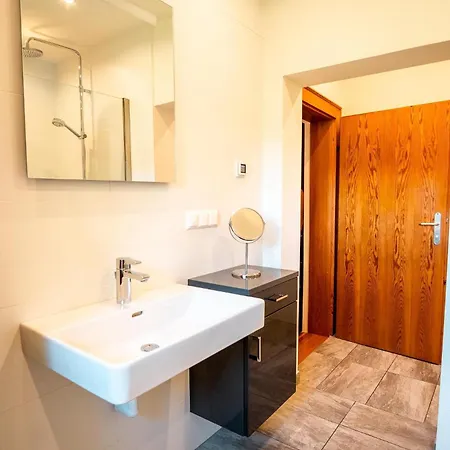 Haus Uschi Κλάγκενφουρτ